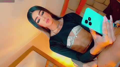 isabellagirs online show from October 2025 03:17:01 AM