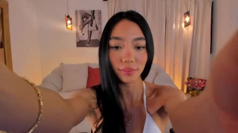 Snapshot of isabellalux_ chatting on April 2026 03:16:01 PM ISABELLA online show from April 2026 03:16:01 PM