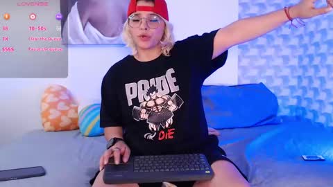 Snapshot of isabellamoutt chatting on December 2024 11:16:02 PM Isabella Mout online show from December 2024 11:16:02 PM