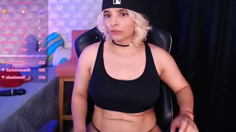 Snapshot of isabellamoutt chatting on December 2024 03:07:02 AM Isabella Mout online show from December 2024 03:07:02 AM