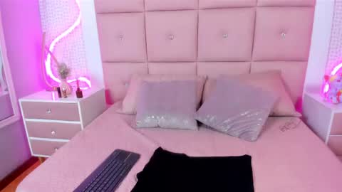 Snapshot of isabellapedraza chatting on May 2026 12:23:02 PM Isabel online show from May 2026 12:23:02 PM