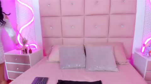 Snapshot of isabellapedraza chatting on May 2026 12:01:01 PM Isabel online show from May 2026 12:01:01 PM