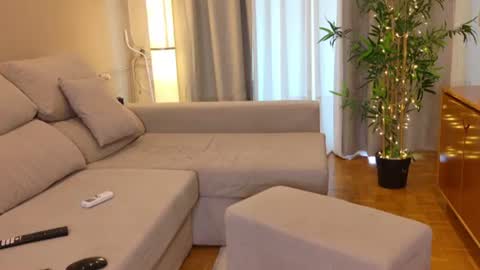 isabellauribe online show from June 2026 12:58:02 PM