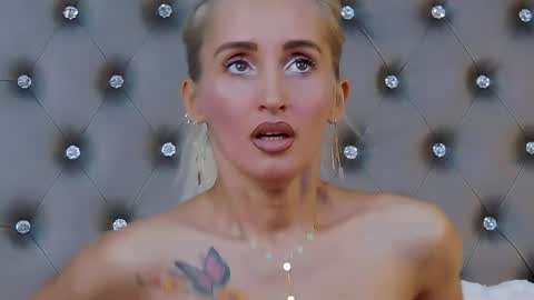 IsabelleEthan online show from January 2025 03:09:02 AM