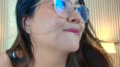 Snapshot of isabellmendez_ chatting on June 2026 08:12:02 PM IsabellMendez online show from June 2026 08:12:02 PM