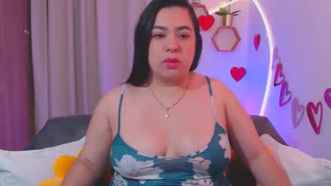 Snapshot of isabum_ chatting on February 2026 12:04:02 PM Isa online show from February 2026 12:04:02 PM