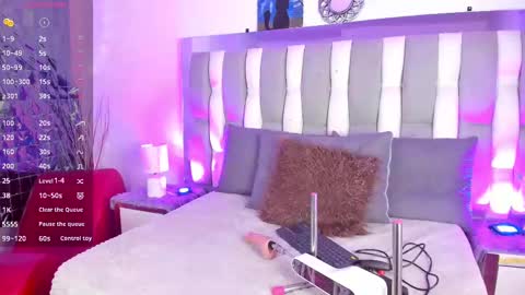 Isa online show from November 2025 04:56:02 AM