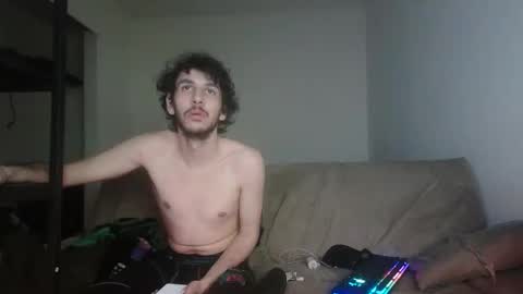 isaiahf24 online show from April 2026 07:24:01 AM
