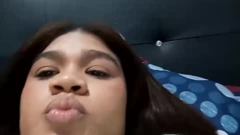 Snapshot of isamoon99 chatting on October 2025 02:45:02 AM Isa online show from October 2025 02:45:02 AM