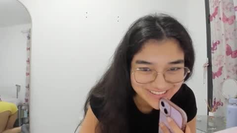 Isa Suarez online show from March 2026 10:28:01 PM