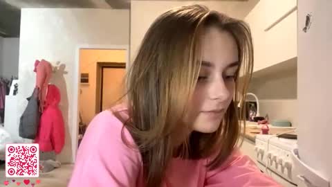 Issa online show from November 2025 08:32:01 PM