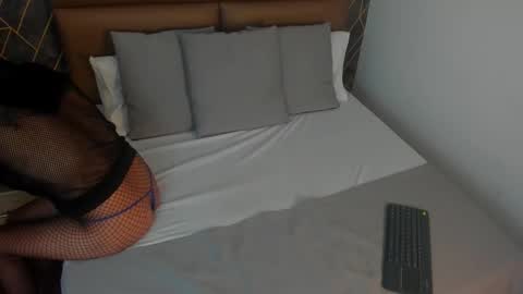 isidel79 online show from December 2025 12:35:02 PM