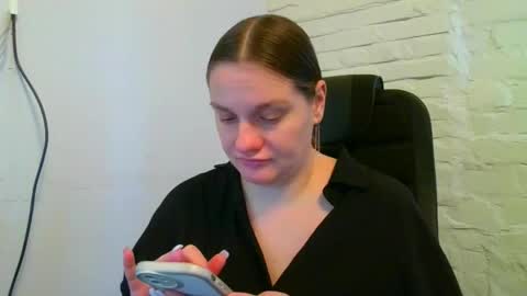 isingle_mom online show from October 2025 04:35:02 AM