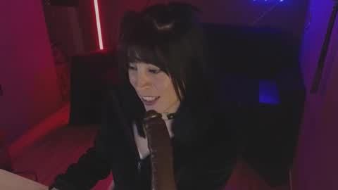 Ana Maria online show from November 2025 10:42:01 PM