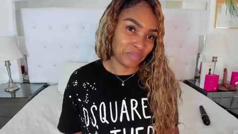 Snapshot of isla_scott chatting on May 2026 11:29:02 AM Vanessa online show from May 2026 11:29:02 AM