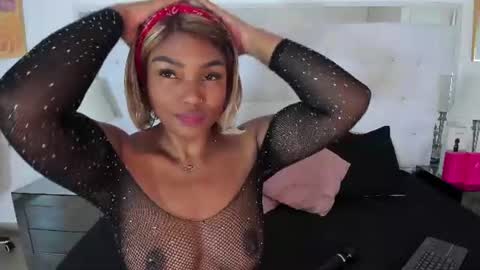 Vanessa online show from June 2026 11:33:01 AM