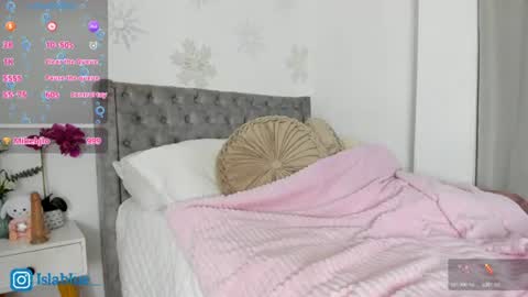 Snapshot of islaa_bluee chatting on July 2026 12:45:02 AM Isla Blue online show from July 2026 12:45:02 AM