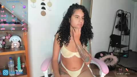 Snapshot of islaa_bluee chatting on July 2026 11:51:01 PM Isla Blue online show from July 2026 11:51:01 PM