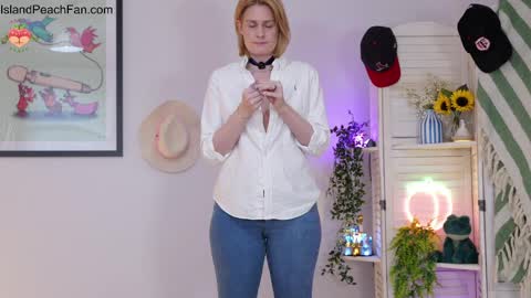 Lou  Peaches online show from April 2026 02:14:02 PM