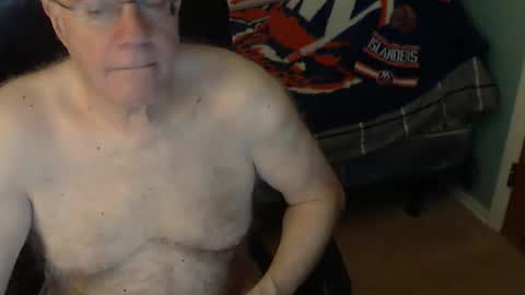 Snapshot of islesman22 chatting on April 2026 09:27:01 AM islesman22 online show from April 2026 09:27:01 AM
