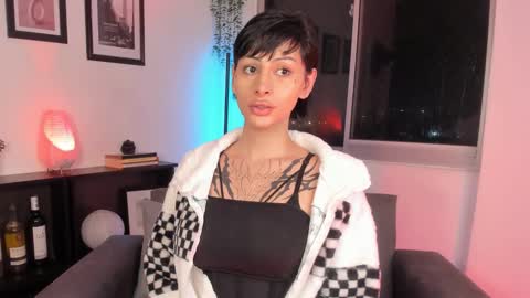 Snapshot of isnotforeveryone chatting on March 2025 02:55:02 AM Julyane online show from March 2025 02:55:02 AM