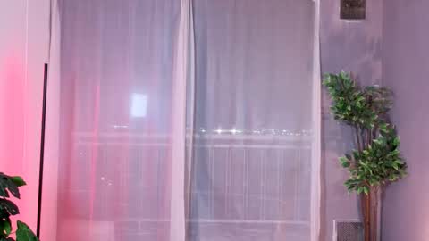 Snapshot of isnotforeveryone chatting on September 2025 02:35:01 AM Julyane online show from September 2025 02:35:01 AM