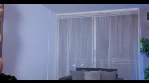 Snapshot of isnotforeveryone chatting on October 2025 04:04:02 AM Julyane online show from October 2025 04:04:02 AM