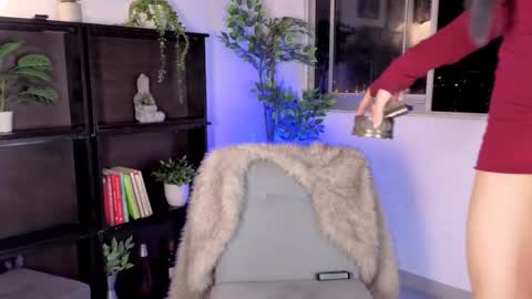 Snapshot of isnotforeveryone chatting on February 2026 01:57:02 AM Julyane online show from February 2026 01:57:02 AM