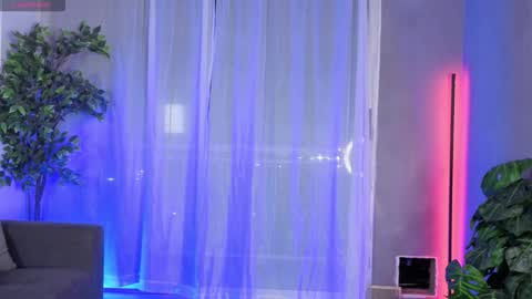 Snapshot of isnotforeveryone chatting on February 2026 12:28:01 AM Julyane online show from February 2026 12:28:01 AM