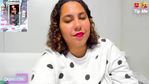 Snapshot of isobel_adams20 chatting on January 2025 11:52:02 PM Isobel Adams online show from January 2025 11:52:02 PM