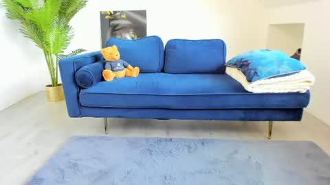 Snapshot of issa_belle18 chatting on July 2026 10:21:02 AM Issa online show from July 2026 10:21:02 AM