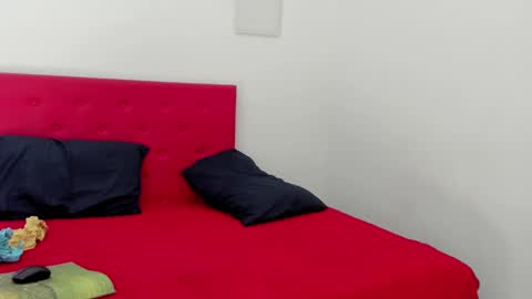 issa_kitty online show from December 2024 04:09:02 PM