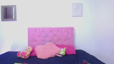 issa_kitty online show from February 2025 01:29:01 AM