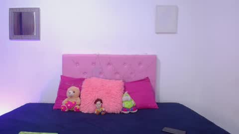 issa_kitty online show from March 2025 07:21:02 PM