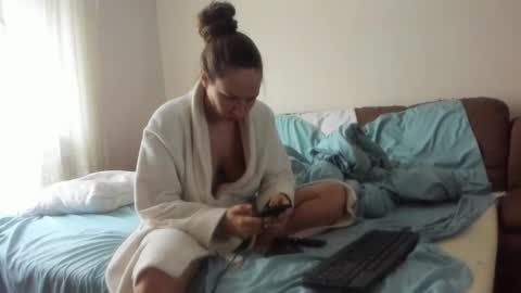 Issabelle online show from February 2026 06:56:01 AM