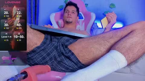 Snapshot of issac_james chatting on January 2025 04:55:02 AM Issac online show from January 2025 04:55:02 AM