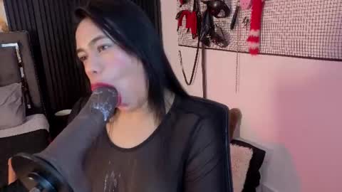 Issafoxx online show from June 2026 12:50:01 PM