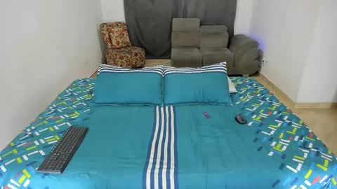 Isabella  online show from February 2025 05:23:01 AM