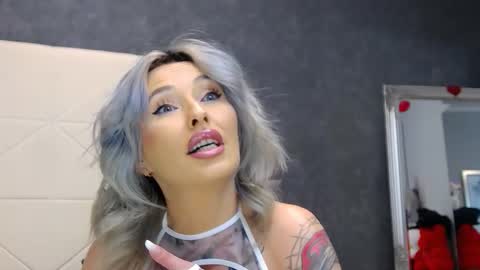 IssaSmyth online show from February 2026 04:40:02 PM