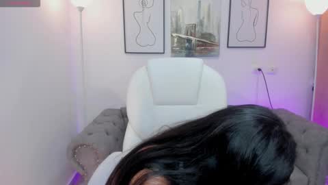 issi_loren online show from October 2025 06:09:01 PM