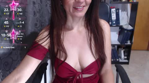 Issy online show from April 2026 10:35:02 AM