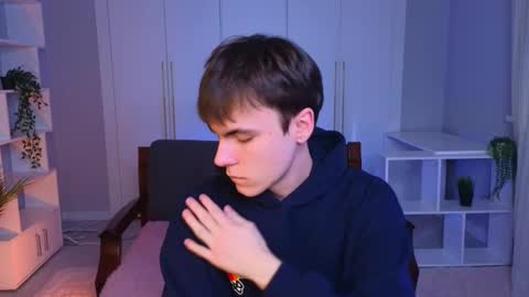 Maks online show from February 2025 10:19:01 AM