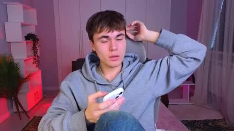 Maks online show from February 2025 09:37:01 AM