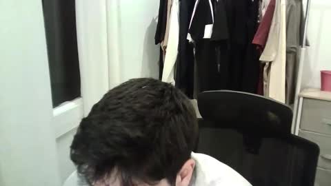 italianboybcn online show from December 2025 07:08:02 PM