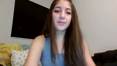 Snapshot of italiankittyx chatting on September 2025 10:02:01 PM ItalianKitty online show from September 2025 10:02:01 PM