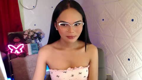 Snapshot of itgirl_cathy chatting on January 2025 06:46:01 PM CathCathy online show from January 2025 06:46:01 PM