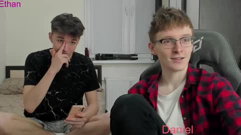 Snapshot of ithan_red chatting on October 2025 05:21:01 PM Ethan online show from October 2025 05:21:01 PM