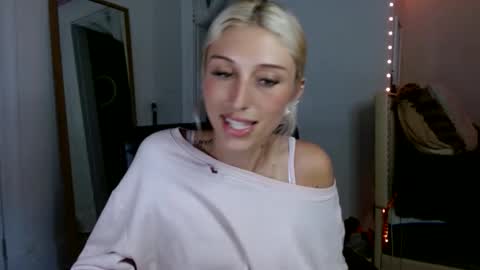 itsirelandbby online show from April 2026 07:25:02 PM