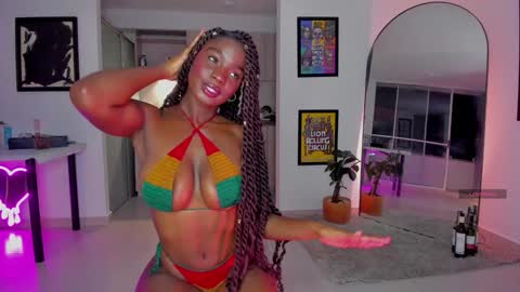 Snapshot of itslau_ chatting on January 2025 02:04:02 AM lau online show from January 2025 02:04:02 AM