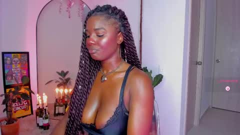 Snapshot of itslau_ chatting on February 2025 04:35:01 AM lau online show from February 2025 04:35:01 AM